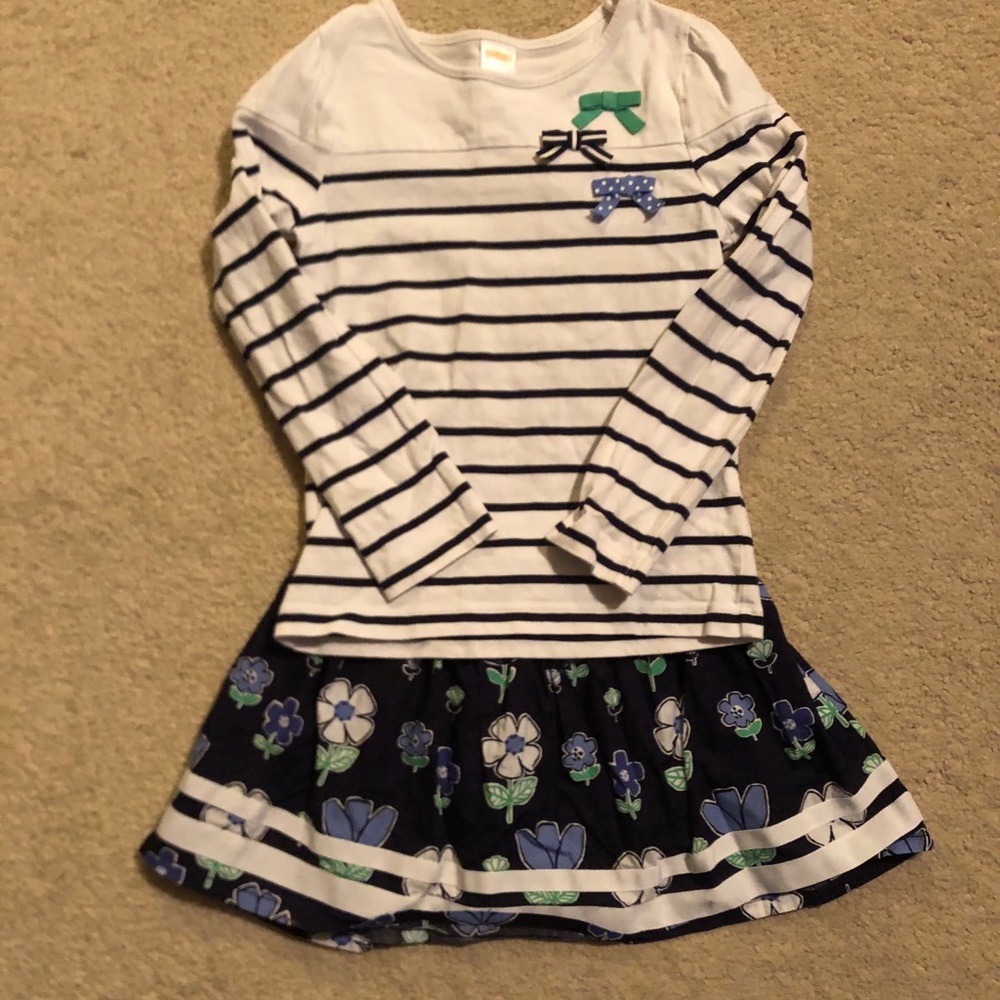 Long sleeve shirt with Flower Skirt